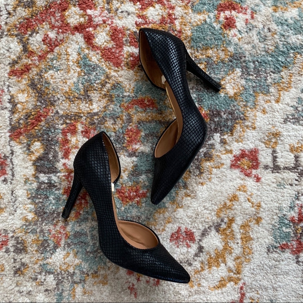 Black stiletto faux snake skin heel